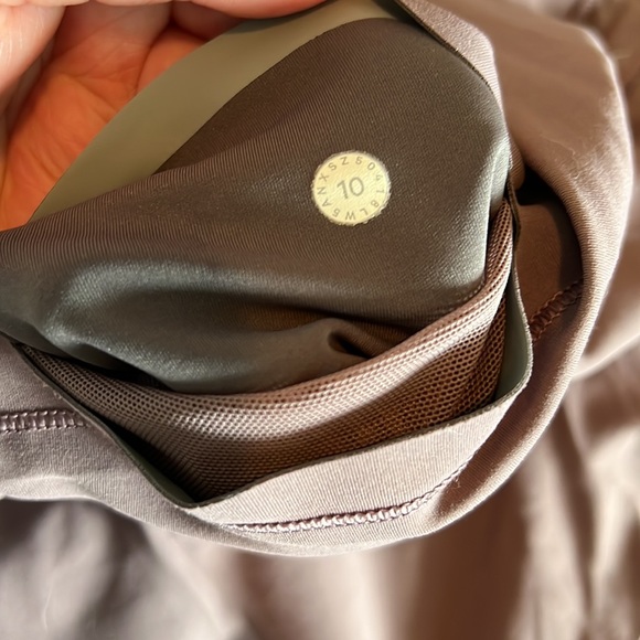 Lululemon In Movement Tights 25” size 10 - Picture 8 of 9
